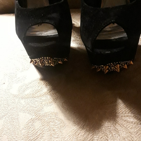 Black Spiked Peep Toe Suede Pump - Picture 3 of 3
